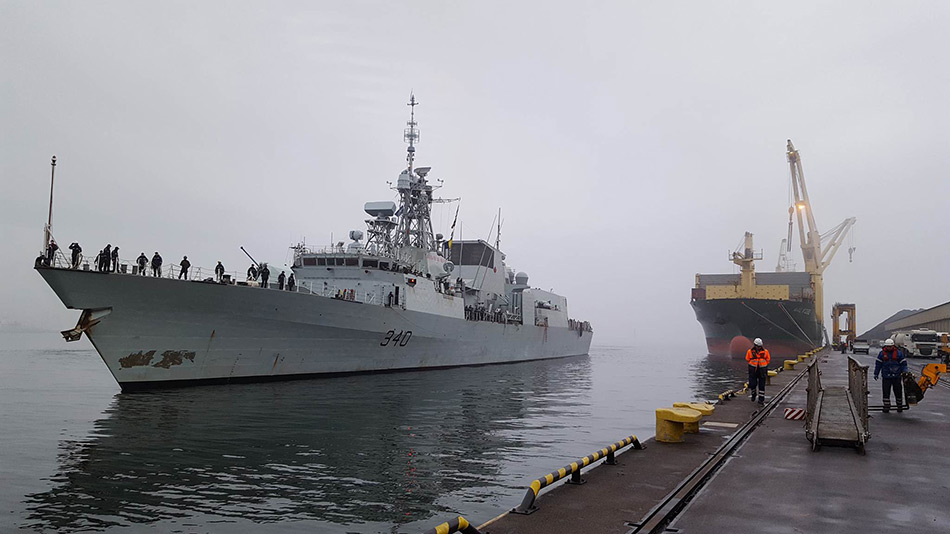 Kanadyjska fregata HMCS St Johns w Gdyni