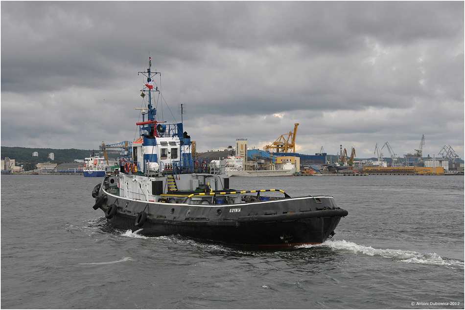 Port Gdynia holownik