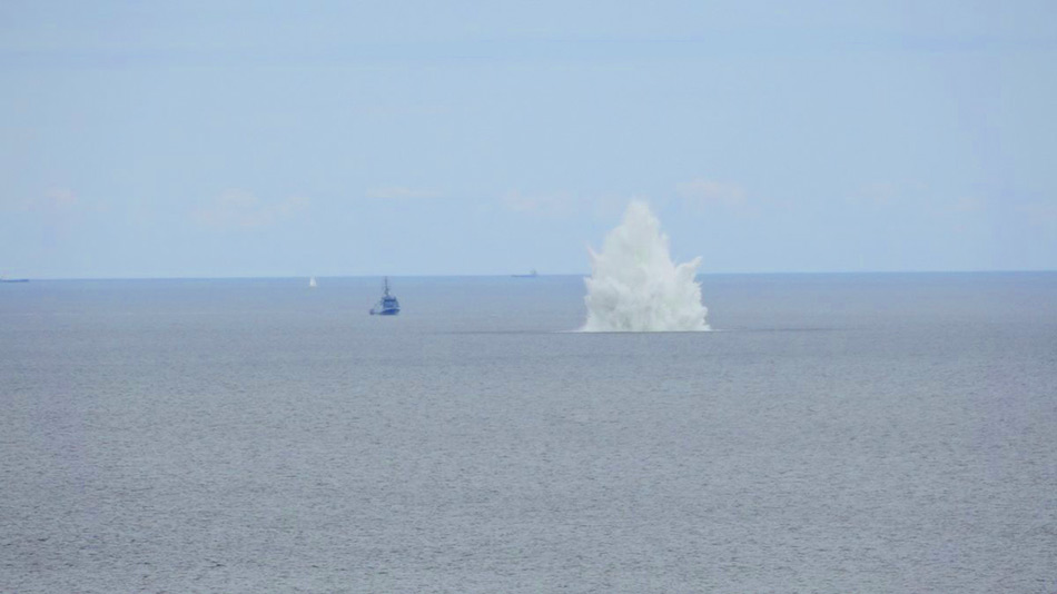 Fot1 Neutralizacja miny morskiej w Gdyni 16 czerwca 2020