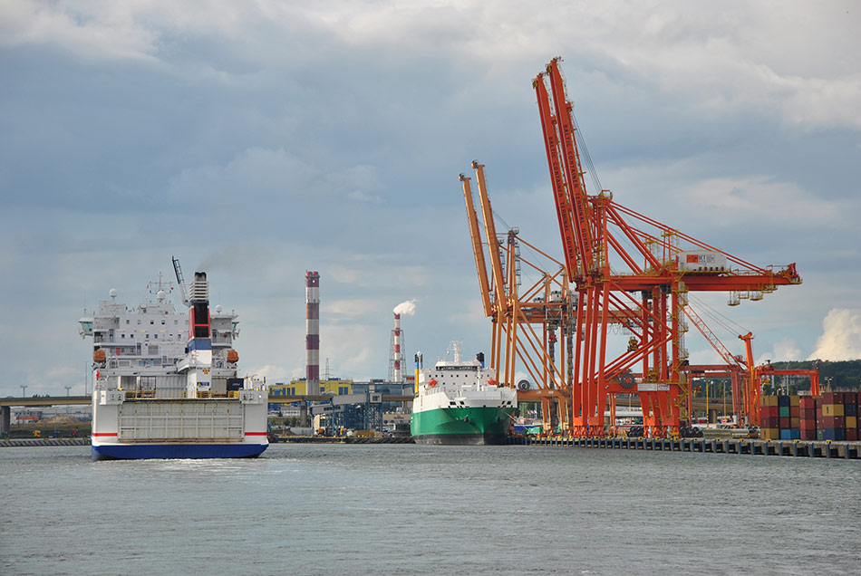 Port w Gdyni fot naszbaltyk com
