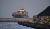 Późne wejście kontenerowca MSC NOA Port Gdynia